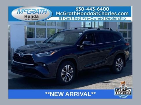 Used 2022 Toyota Highlander XLE AWD/4WD image 1