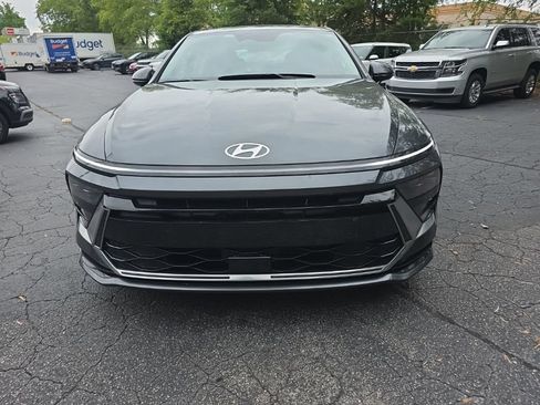 Used 2025 Hyundai Sonata SEL FWD image 2