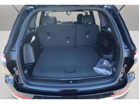 New 2025 Jeep Grand Cherokee Laredo image 23