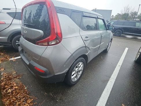 Certified 2022 Kia Soul LX w/ Technology Package image 13