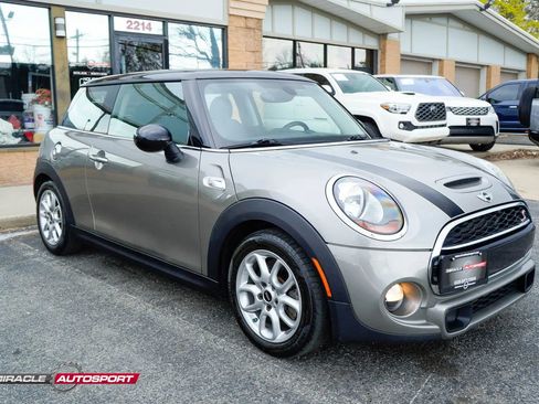Used 2017 MINI Cooper S w/ Cold Weather Package image 9