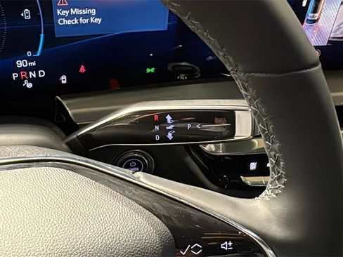 Used 2025 Cadillac Lyriq Sport image 30