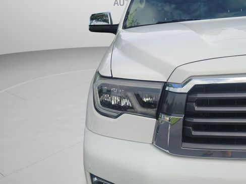Used 2019 Toyota Sequoia Limited w/ Safety & Convenience Package AWD/4WD image 11