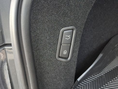 Used 2021 Maserati Levante GTS AWD/4WD image 29