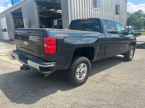Used 2017 Chevrolet Silverado 2500 LT AWD/4WD image 4