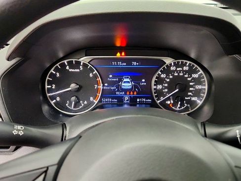 Used 2025 Nissan Altima 2.5 SV FWD image 14