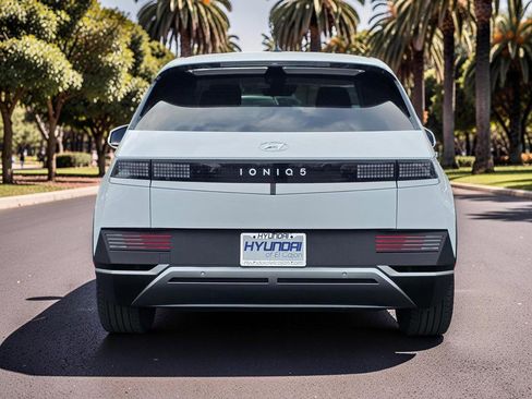 Certified 2024 Hyundai Ioniq 5 SEL RWD image 6