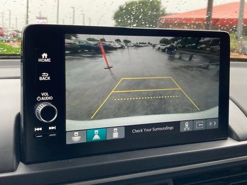 Used 2025 Honda Pilot Touring image 24