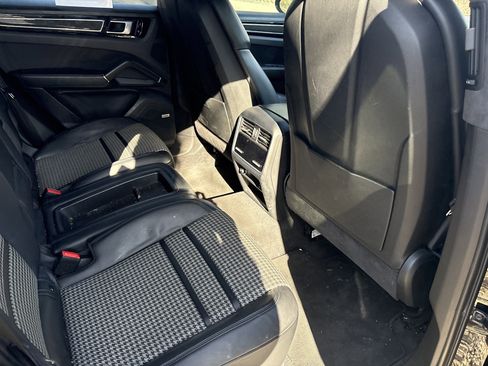 Used 2021 Porsche Cayenne GTS image 17