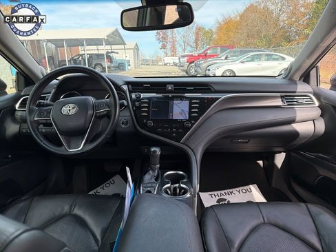 Used 2018 Toyota Camry XSE image 18