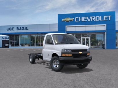 New 2026 Chevrolet Express 3500 w/ Power Convenience Package