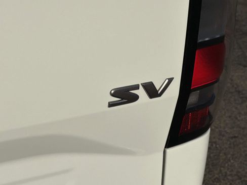 Used 2024 Nissan Frontier SV image 23