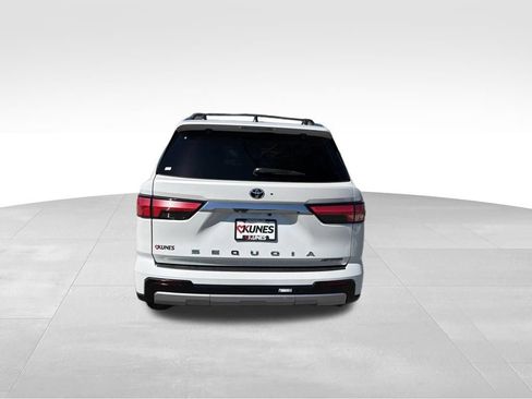 Used 2025 Toyota Sequoia Limited w/ Tow Technology Package AWD/4WD image 7