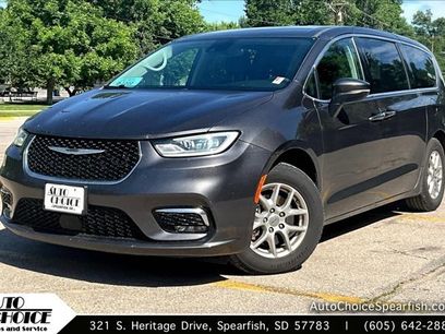 Used 2023 Chrysler Pacifica Touring-L