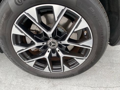 Used 2025 Mercedes-Benz GLC 350e 4MATIC image 5