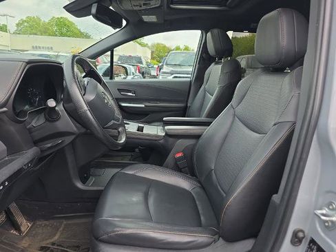 Used 2022 Toyota Sienna XLE Woodland Edition AWD/4WD image 23