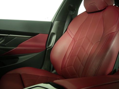 Certified 2025 BMW 530i image 25