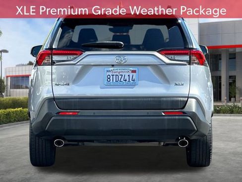 Used 2020 Toyota RAV4 XLE Premium FWD image 6