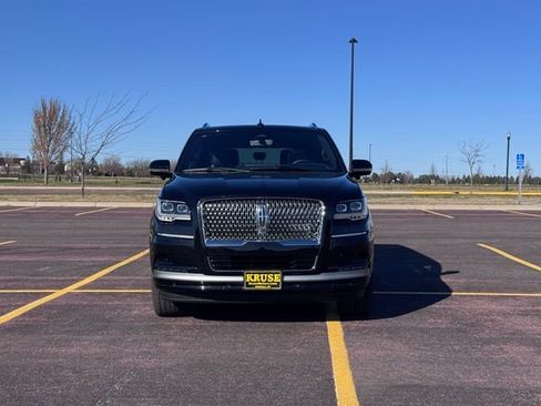 Used 2024 Lincoln Navigator L Reserve image 40