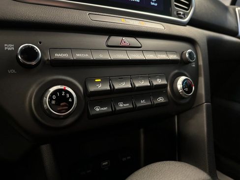 Used 2022 Kia Sportage LX image 15