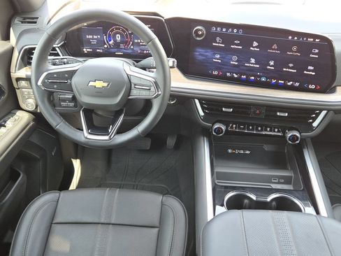 Used 2025 Chevrolet Tahoe High Country AWD/4WD image 28