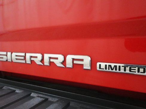 Used 2019 GMC Sierra 1500 SLE w/ SLE Value Package image 21