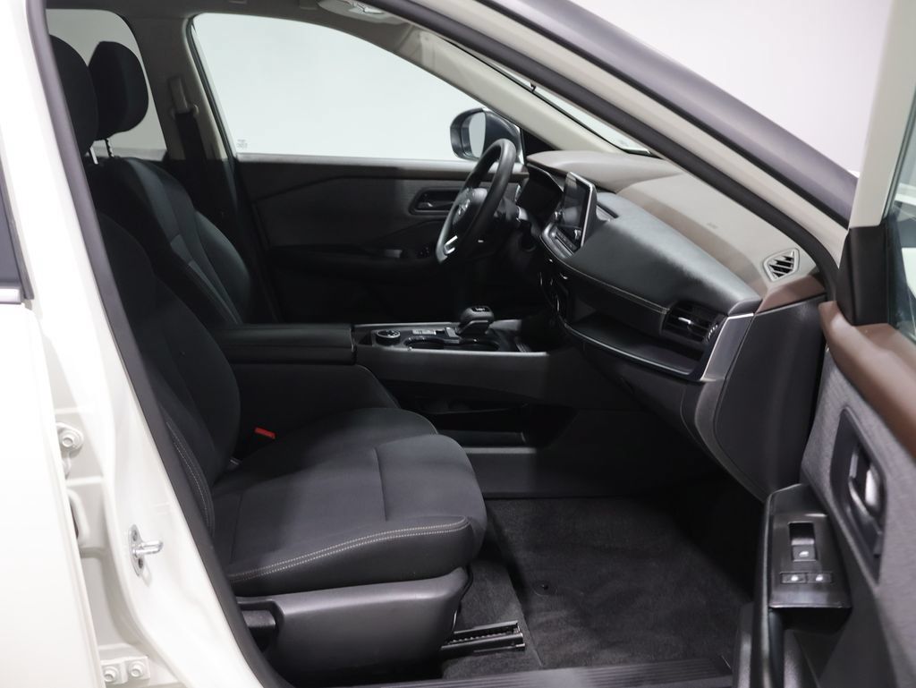 Used 2023 Nissan Rogue S AWD/4WD image 14
