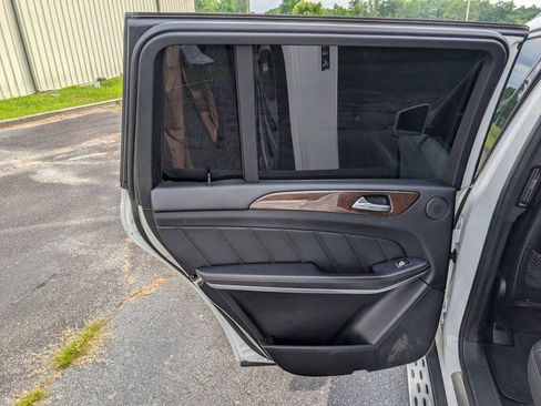 Used 2014 Mercedes-Benz GL 450 4MATIC image 28