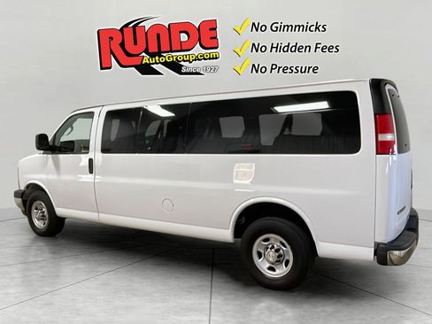 Used 2018 Chevrolet Express 3500 LT w/ LT Preferred Equipment Group RWD image 3