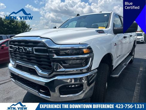 Used 2025 RAM 2500 Big Horn AWD/4WD image 1