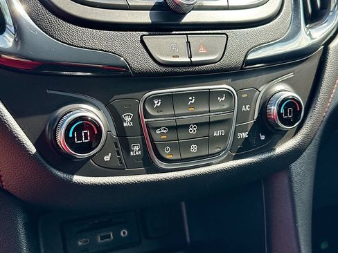Certified 2024 Chevrolet Equinox RS FWD image 15