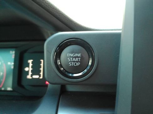 Used 2025 Toyota Tacoma SR5 image 36