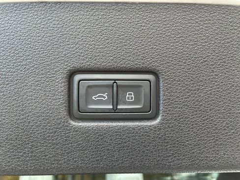 Used 2023 Audi SQ8 Premium Plus image 32