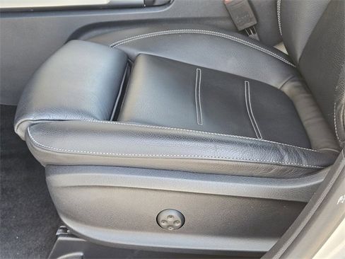 Certified 2024 Mercedes-Benz GLB 35 AMG GLB 35 AMG image 24