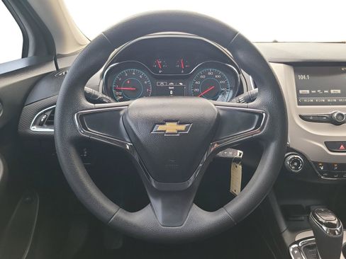 Used 2017 Chevrolet Cruze LS FWD image 12