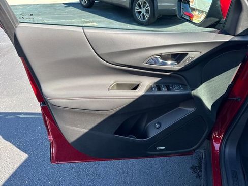 Used 2024 Chevrolet Equinox RS w/ RS Leather Package image 11