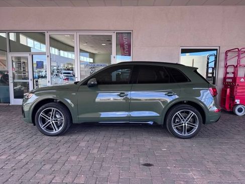 Used 2023 Audi Q5 e Prestige w/ Prestige Package AWD/4WD image 2