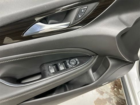 Used 2018 Buick Regal Essence w/ Driver Confidence Package #1 image 21