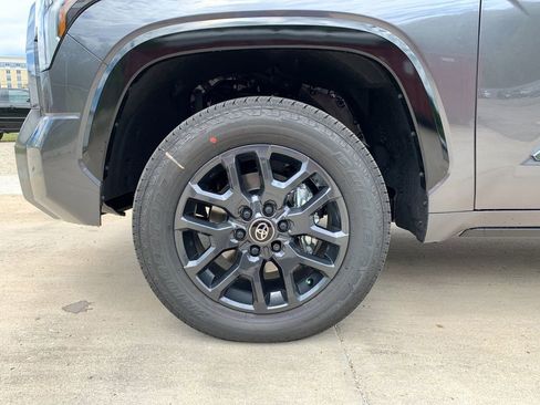 New 2026 Toyota Tundra Platinum AWD/4WD image 32