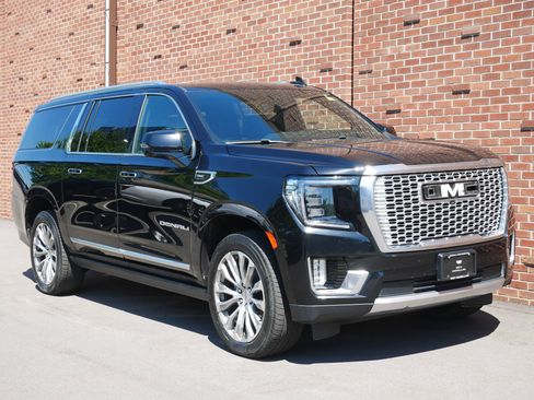 Used 2021 GMC Yukon XL Denali w/ Denali Premium Package AWD/4WD image 27