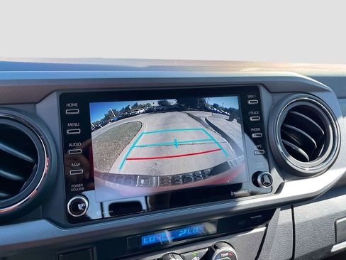 Used 2022 Toyota Tacoma TRD Sport w/ Technology Package RWD image 13