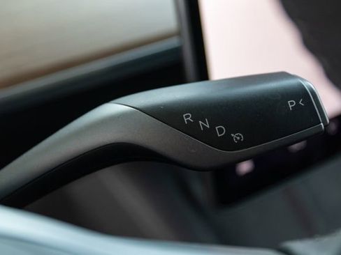 Used 2023 Tesla Model Y Long Range image 14