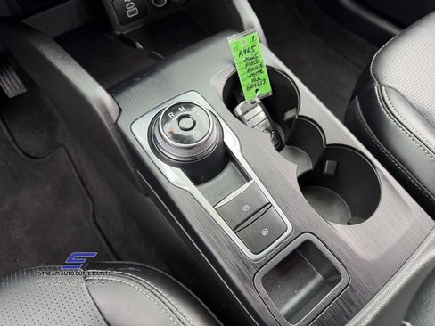 Used 2025 Ford Escape Platinum AWD/4WD image 34