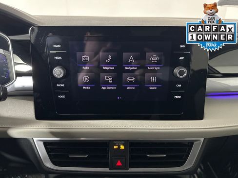Used 2025 Volkswagen Taos SEL image 19