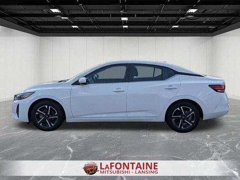 Used 2024 Nissan Sentra SV FWD image 2