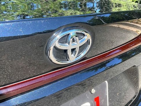Used 2024 Toyota Corolla LE FWD image 60