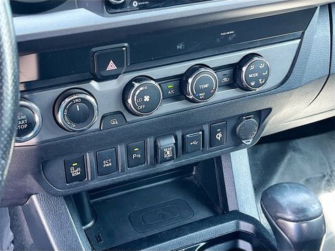 Used 2020 Toyota Tacoma TRD Sport image 15