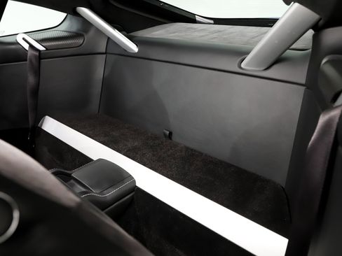 Used 2016 Aston Martin V8 Vantage GT image 12