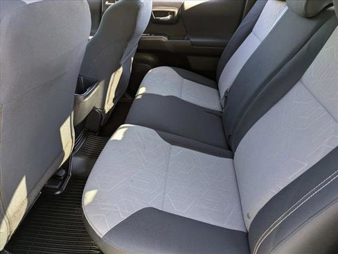 Used 2020 Toyota Tacoma TRD Sport image 16