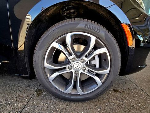 New 2026 Chrysler Pacifica Pinnacle image 35